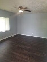 2404 Hobart Rd in Indianapolis, IN - Building Photo - Building Photo