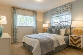 Azalea Village in West Palm Beach, FL - Building Photo - Interior Photo