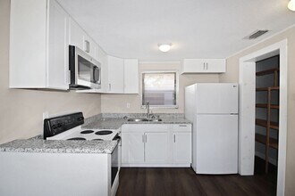 476 Tanager Rd in Venice, FL - Foto de edificio - Building Photo