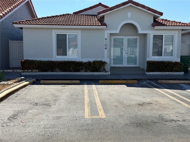 9104 NW 120th St in Hialeah, FL - Building Photo - Building Photo