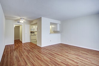Marshall in Houston, TX - Building Photo - Interior Photo