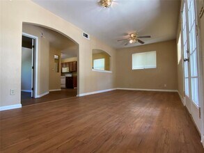 11912A US-290 in Austin, TX - Building Photo - Building Photo
