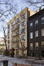 202-204 Avenue Of The Americas in New York, NY - Foto de edificio - Building Photo
