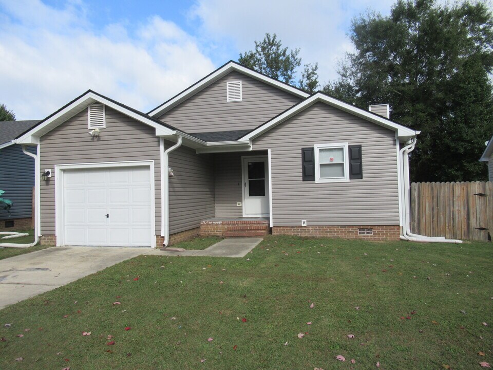 6816 Torrance Ln in Fayetteville, NC - Building Photo