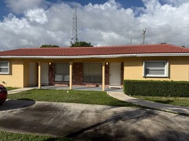 2419 NE 2nd Ave in Boca Raton, FL - Building Photo