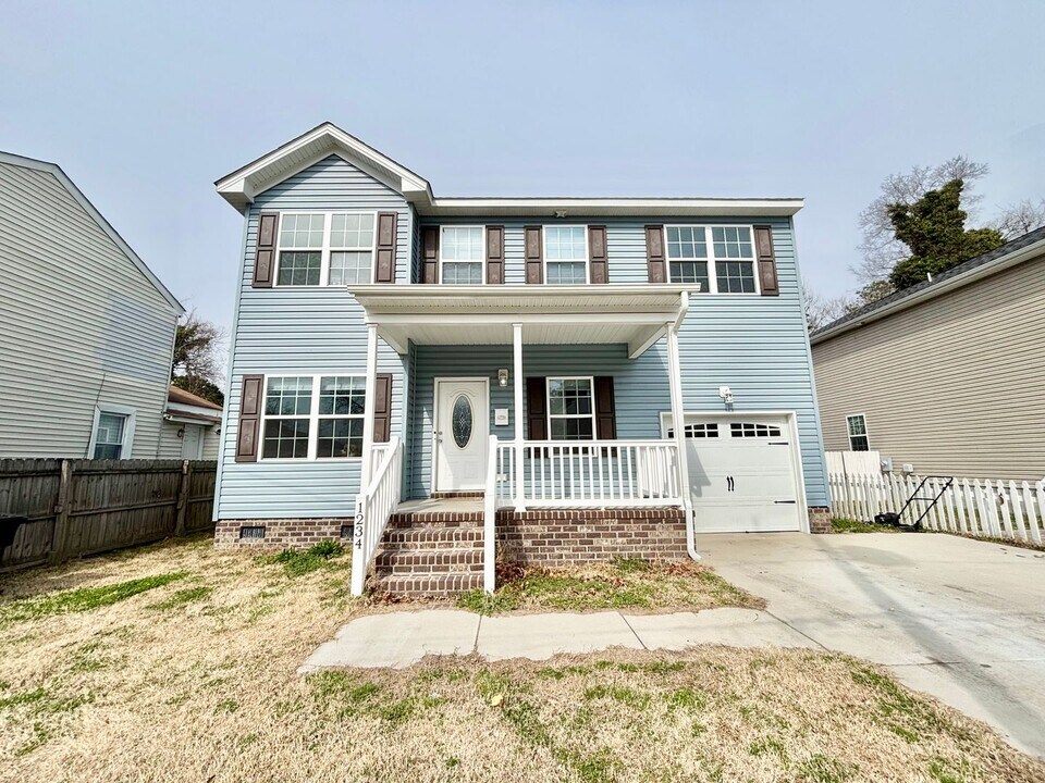 1234 Summit Ave in Portsmouth, VA - Building Photo