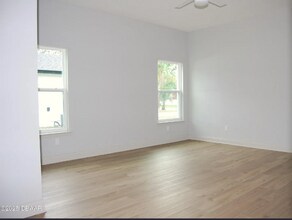377 Palm Dr in New Smyrna Beach, FL - Building Photo - Building Photo
