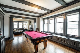 1829 E Kenwood Blvd in Milwaukee, WI - Building Photo - Building Photo