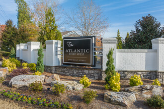 The Atlantic River West in Atlanta, GA - Foto de edificio - Building Photo