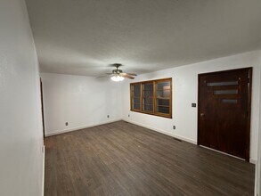 502 Bluebird Dr in Russell Springs, KY - Building Photo - Building Photo