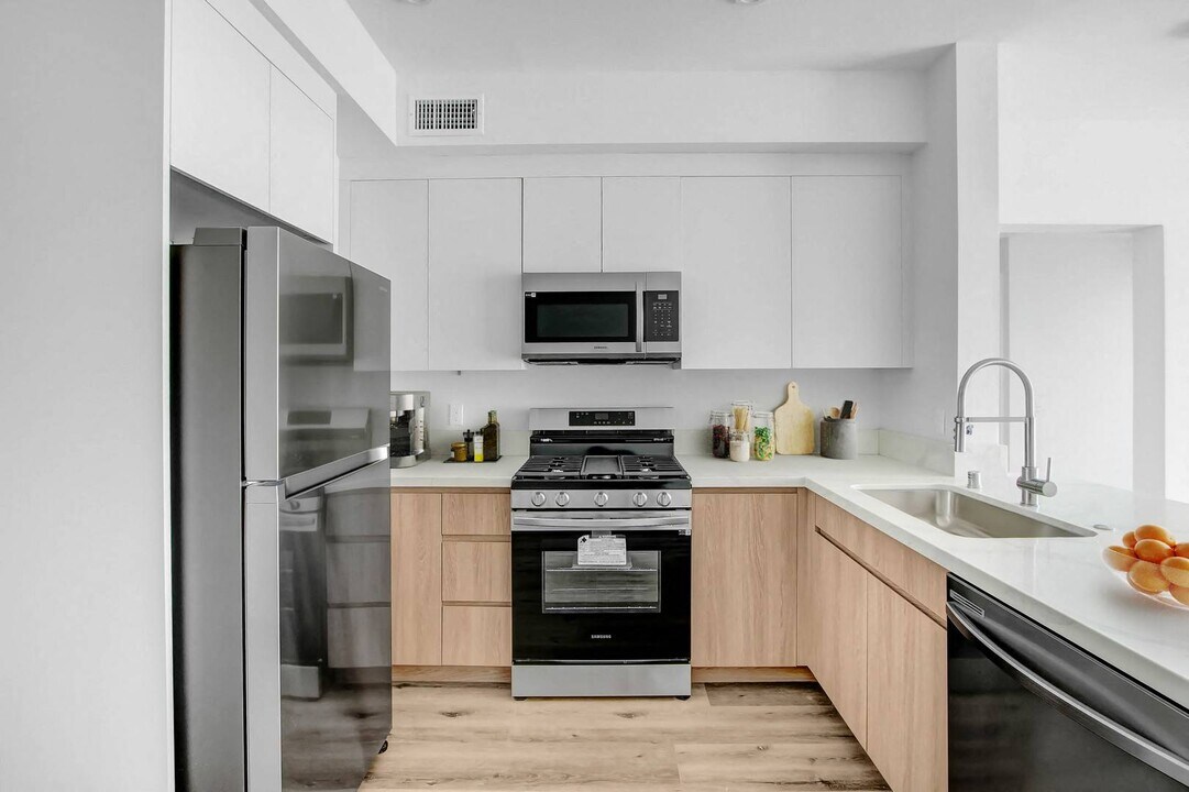 The Bay Apartment Homes in Winnetka, CA - Foto de edificio