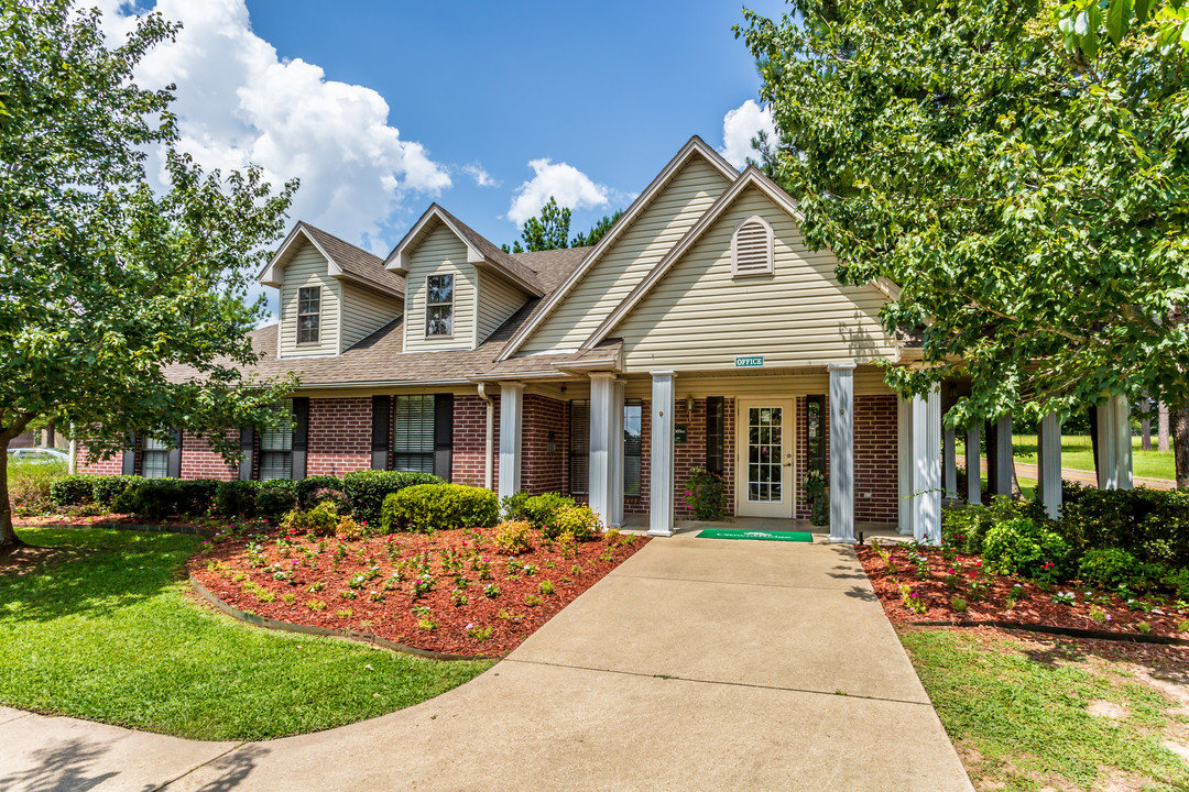 Crown Ridge El Dorado in El Dorado, AR - Building Photo