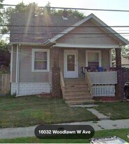16032 Woodlawn W Ave in South Holland, IL - Building Photo