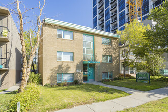 520 15th Ave SW in Calgary, AB - Building Photo - Primary Photo