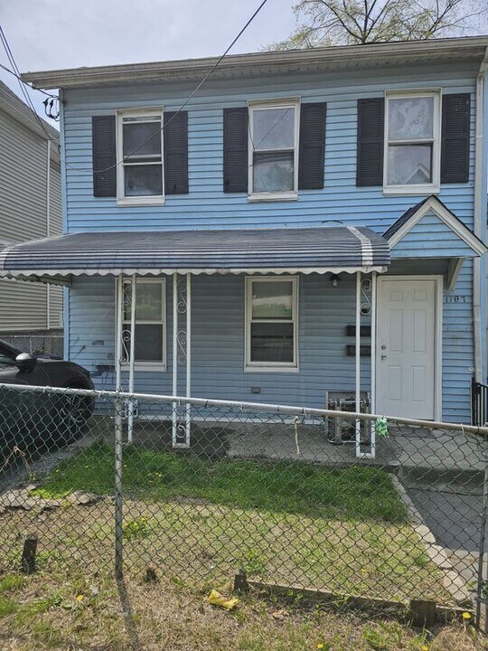 1107 Howard St in Peekskill, NY - Building Photo