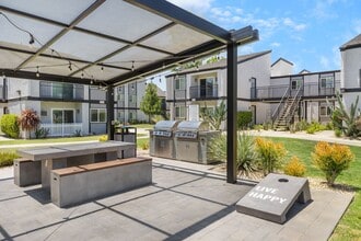 Highland Pinetree Apartments in Fullerton, CA - Building Photo - Building Photo