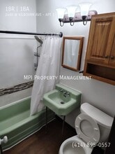 2460 W Kilbourn Ave in Milwaukee, WI - Building Photo - Building Photo