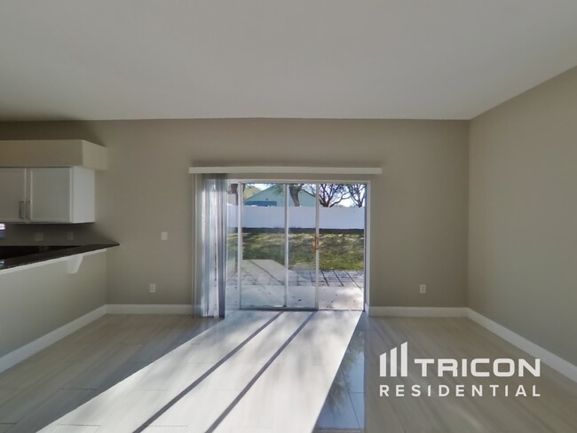11310 Crestlake Village Dr in Riverview, FL - Building Photo - Building Photo
