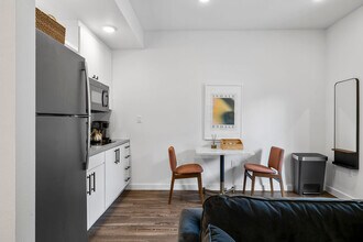 49 Navasota St in Austin, TX - Building Photo - Building Photo