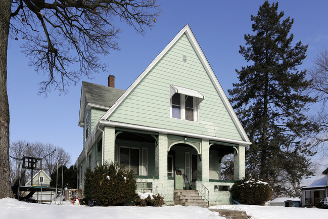 1016 E 13th St in Davenport, IA - Building Photo - Building Photo