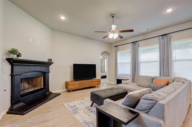 15140 Devonne Dr in Aledo, TX - Building Photo - Building Photo