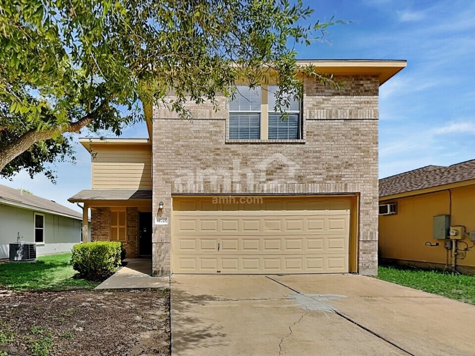 12748 Saint Marys Dr in Manor, TX - Building Photo