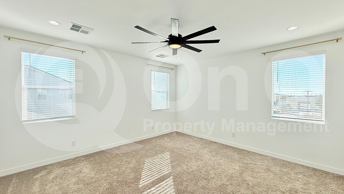 145 E Mint Ln in San Tan Valley, AZ - Building Photo