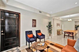 6550 SW 52nd Ter in Miami, FL - Foto de edificio - Building Photo
