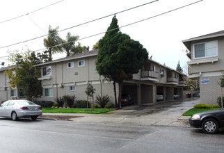 Rich Avenue Apartments in Mountain View, CA - Building Photo - Building Photo