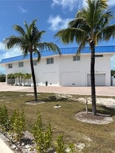 7760 Aviation Blvd in Marathon, FL - Building Photo - Building Photo