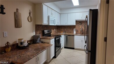 509 Roma Ct in Naples, FL - Building Photo - Building Photo