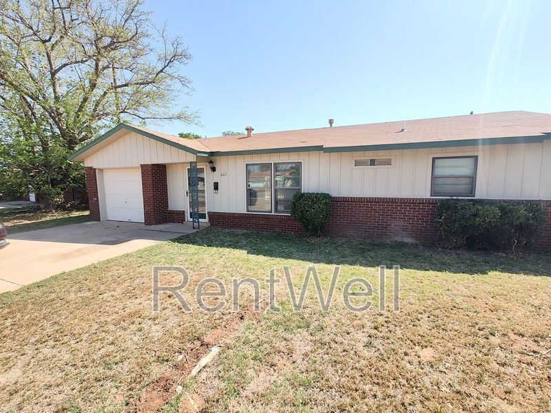 6611 Avenue S in Lubbock, TX - Building Photo