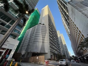77 SE 5th St in Miami, FL - Building Photo - Building Photo