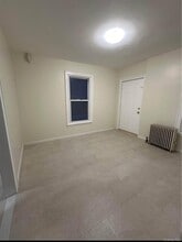 212-26 Jamaica Ave in Queens, NY - Building Photo - Building Photo