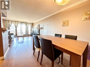 6595 Willingdon Ave in Burnaby, BC - Building Photo - Building Photo