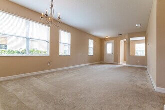 10121 Stratford Pointe Ave in Orlando, FL - Foto de edificio - Building Photo