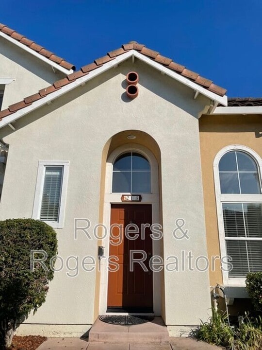 213 Houghton St in Mountain View, CA - Building Photo