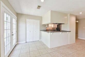 6847 Vanlynn Ln in Houston, TX - Building Photo - Building Photo