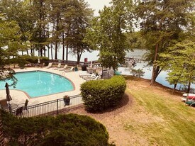 921 Northeast Dr, Unit 26 in Davidson, NC - Building Photo