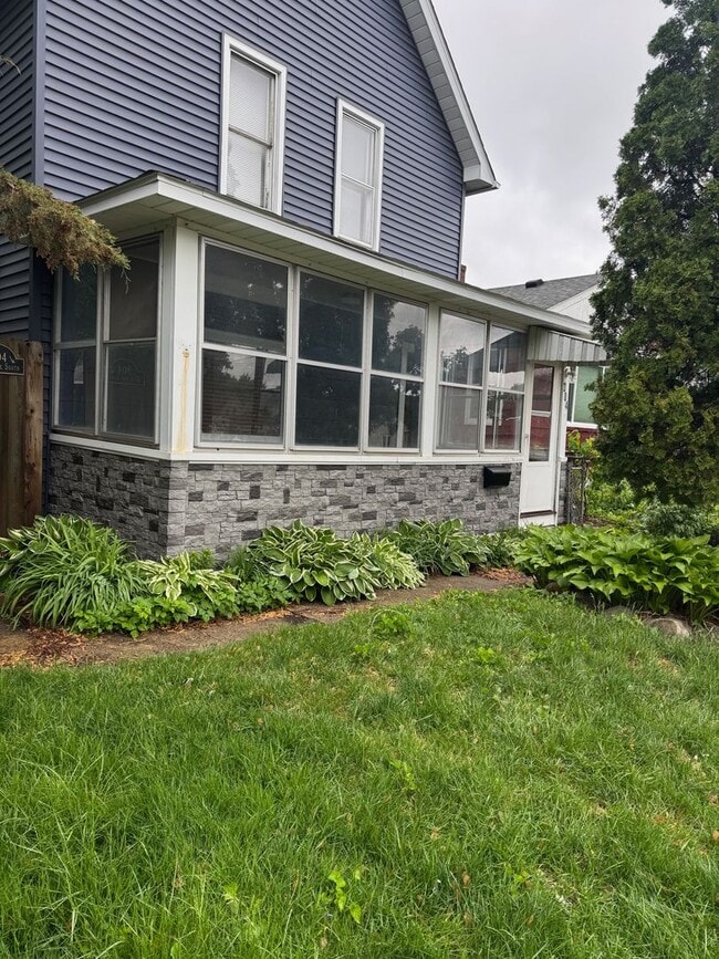 property at 304 10th Ave S