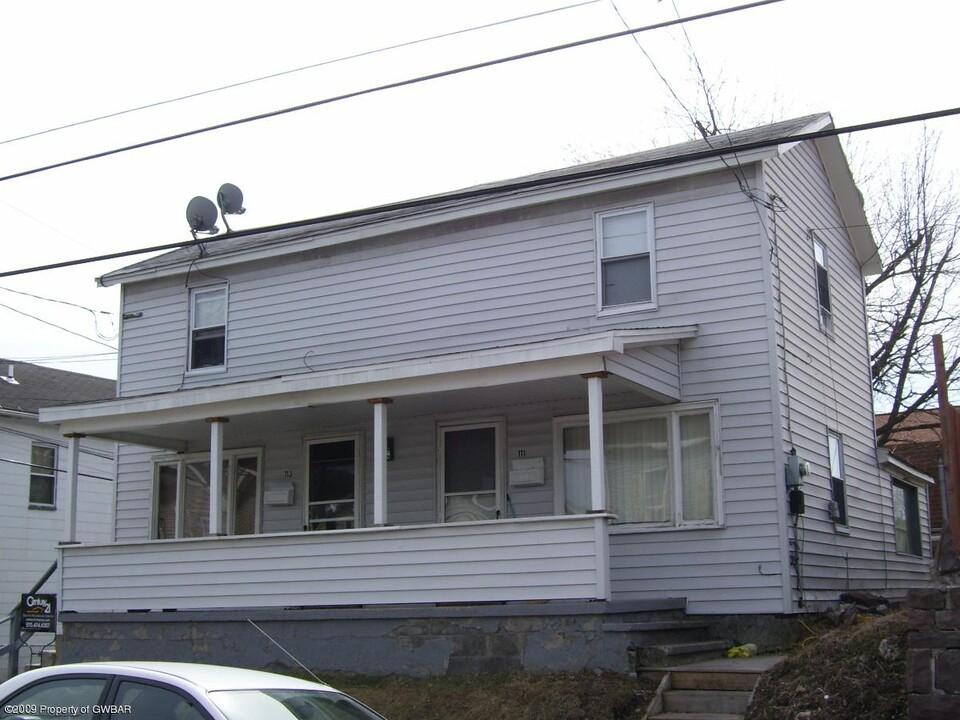 111 Jones St in Wilkes-Barre, PA - Building Photo