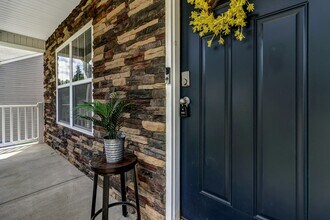 227 Roper St in Candler, NC - Building Photo - Building Photo