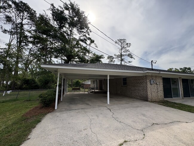 2000 N Maple Dr in Vidalia, GA - Building Photo - Building Photo
