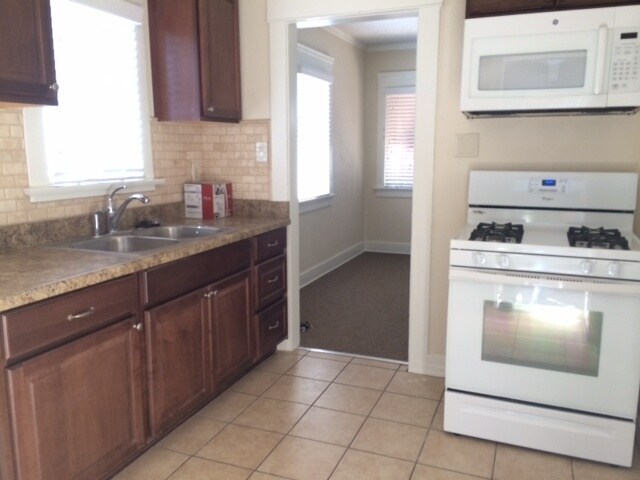 2492 Pasadena Ave in Long Beach, CA - Building Photo