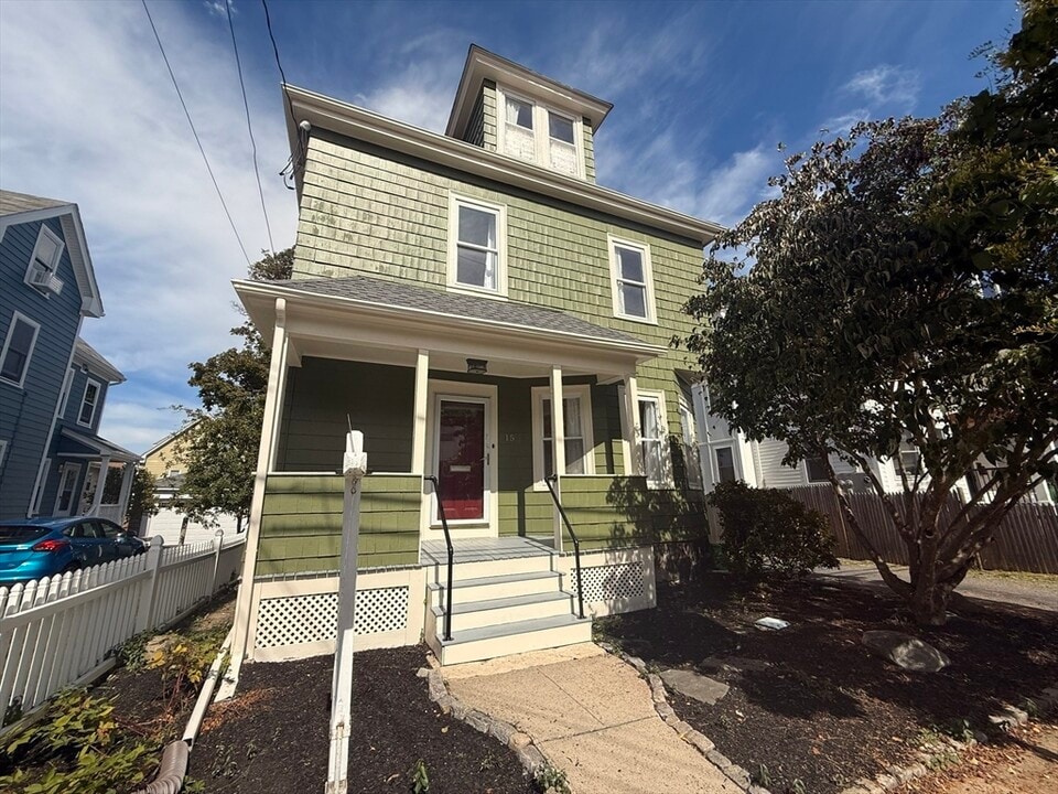 15 Orchard St in Medford, MA - Building Photo