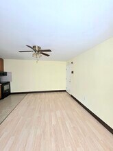 830 S 49th St, Unit 3F in Philadelphia, PA - Building Photo - Building Photo
