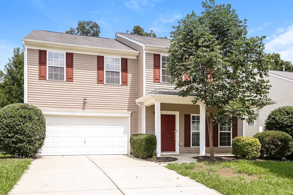 2329 Apple Glen Ln in Charlotte, NC - Building Photo