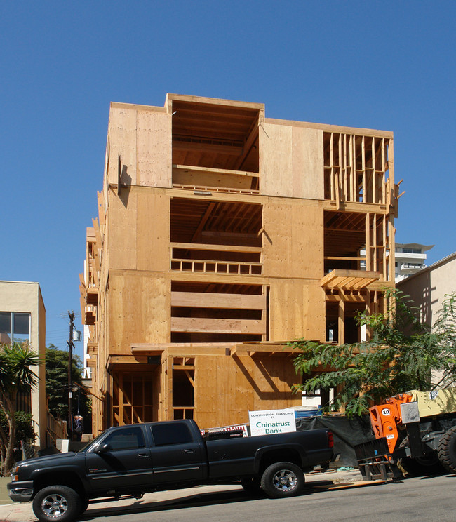 Residential Condominiums in West Hollywood, CA - Foto de edificio - Building Photo