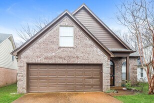6815 Kerry Valley Ln in Cordova, TN - Building Photo