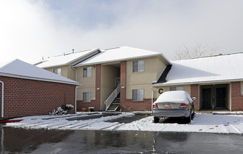 Mountain Glen Apartments in South Ogden, UT - Building Photo - Building Photo